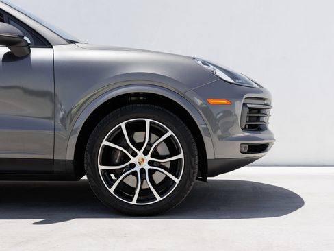 Certified 2022 Porsche Cayenne Coupe AWD/4WD image 11