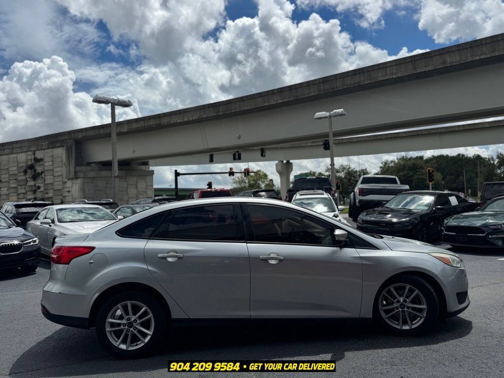 Used 2017 Ford Focus SE FWD image 5
