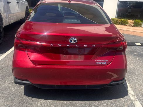 Used 2019 Toyota Avalon Limited w/ Advanced Safety Package image 5