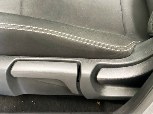 Used 2023 Nissan Rogue S AWD/4WD image 15