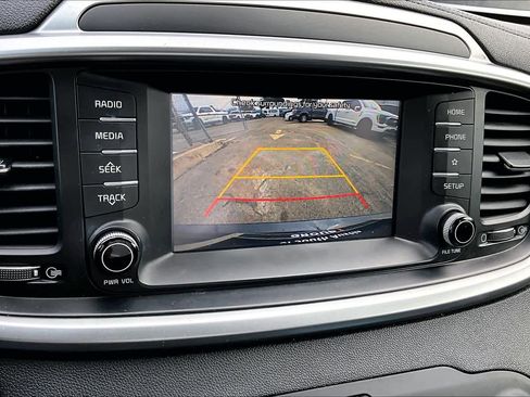 Used 2020 Kia Sorento S image 28