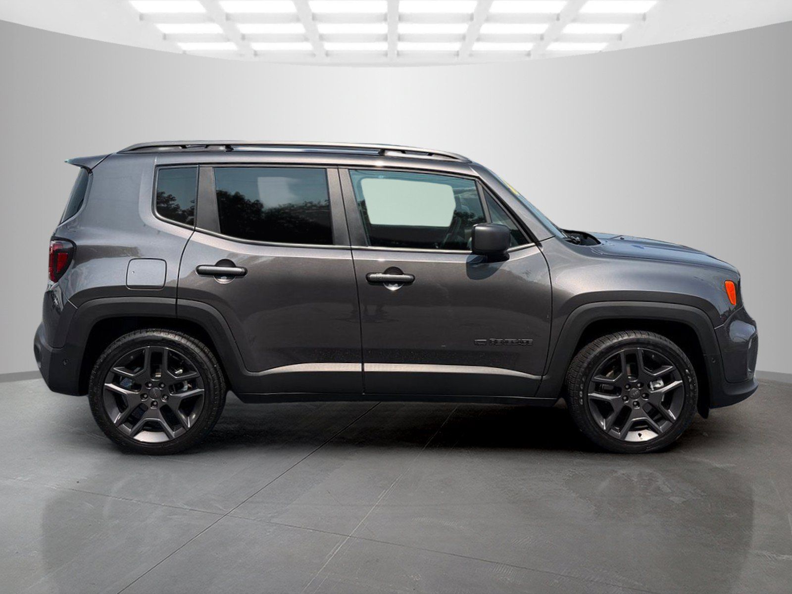 Used 2021 Jeep Renegade Latitude FWD image 6