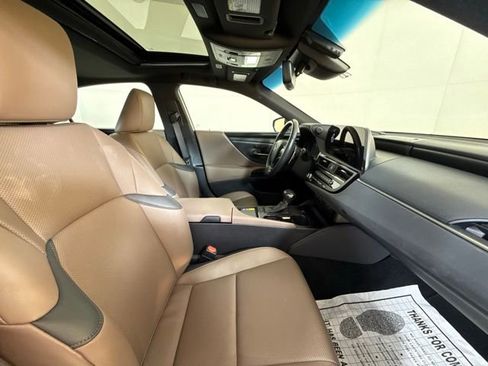 Used 2025 Lexus ES 350 w/ Premium Package image 34