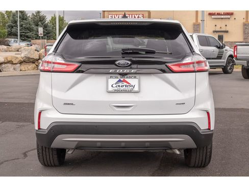 Used 2022 Ford Edge SEL w/ Convenience Package AWD/4WD image 4