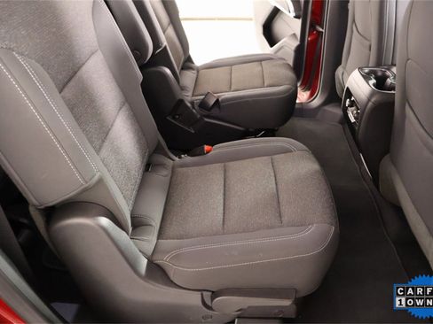 Used 2025 Chevrolet Traverse LT w/ Driver Confidence Package image 16