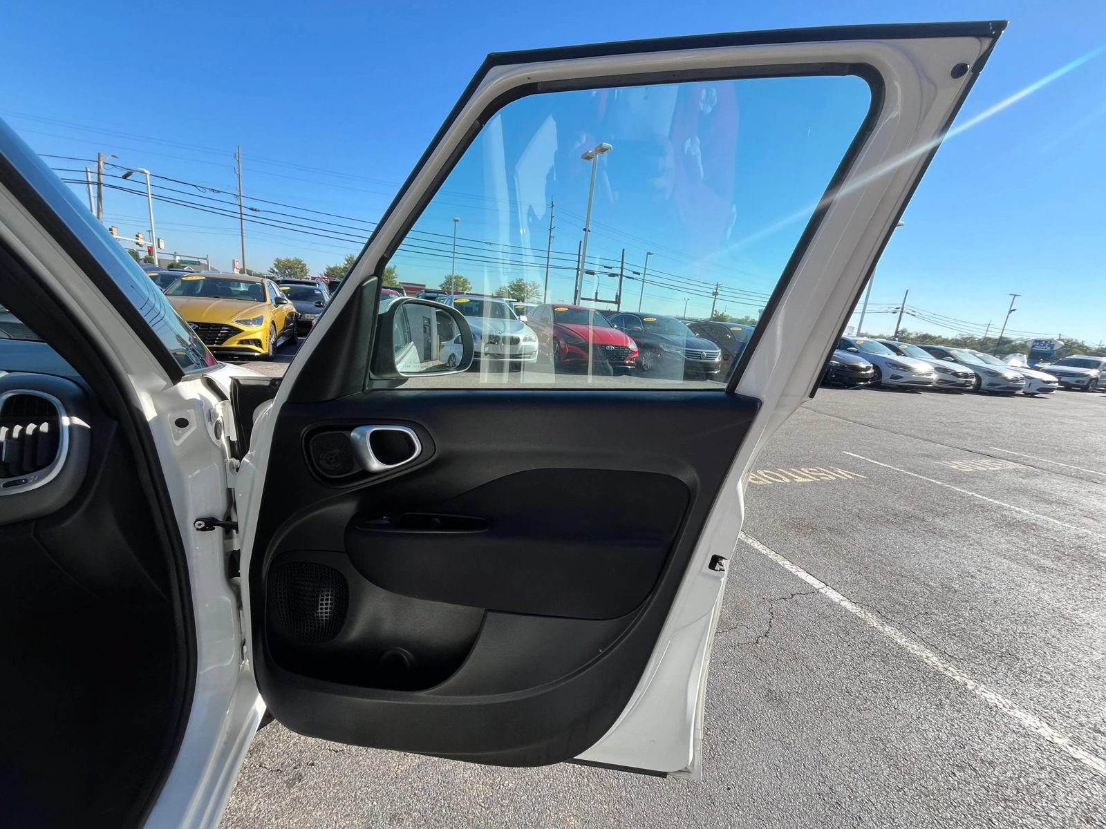 Used 2017 FIAT 500L Pop FWD image 36