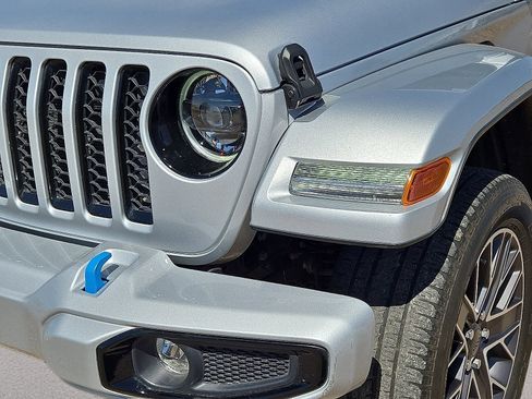 Used 2023 Jeep Wrangler Unlimited Sahara AWD/4WD image 9
