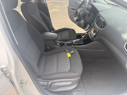 Used 2018 Hyundai Ioniq Blue FWD image 12