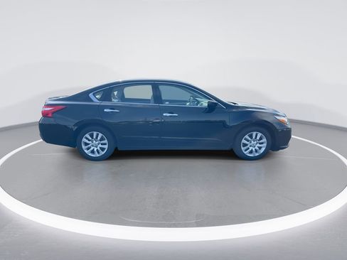 Used 2017 Nissan Altima 2.5 S w/ Power Driver Seat Package FWD image 9