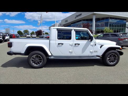 Used 2022 Jeep Gladiator Overland w/ Popular Equipment Package AWD/4WD image 9