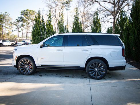 Used 2026 Cadillac Escalade V image 7