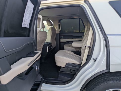 Certified 2024 Ford Expedition Limited image 27