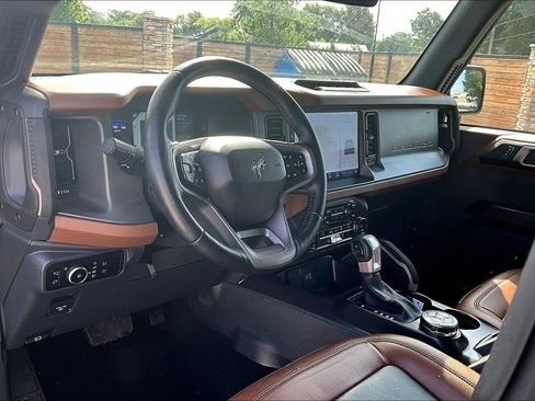 Used 2024 Ford Bronco Outer Banks w/ Sasquatch Package AWD/4WD image 13