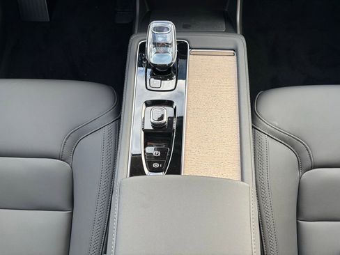 New 2026 Volvo XC90 B6 Plus w/ Protection Package AWD/4WD image 13