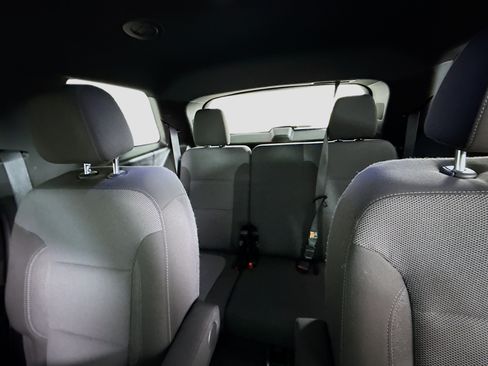 Used 2023 Chevrolet Traverse LT FWD image 34