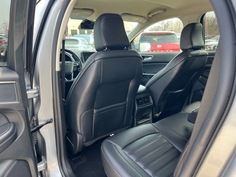 Used 2024 Ford Edge SEL image 16