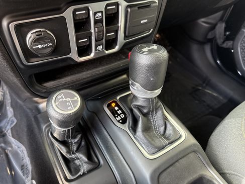 Used 2025 Jeep Wrangler Unlimited Sport AWD/4WD image 24