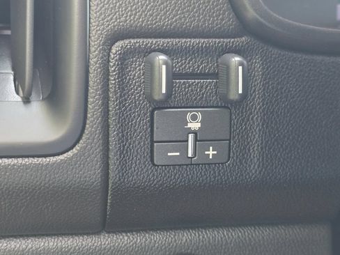 Used 2019 Chevrolet Colorado ZR2 AWD/4WD image 22