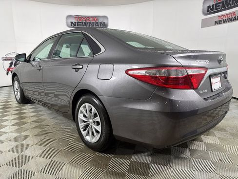 Used 2016 Toyota Camry LE image 5