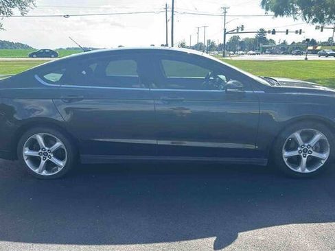 Used 2014 Ford Fusion SE w/ Equipment Group 201A FWD image 9