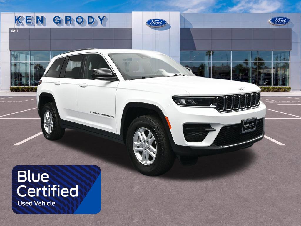 Used 2025 Jeep Grand Cherokee Laredo w/ Luxury Tech Group I AWD/4WD image 1