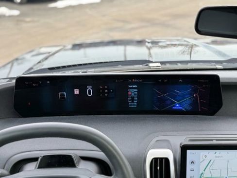 Used 2025 Ford Expedition Active image 12