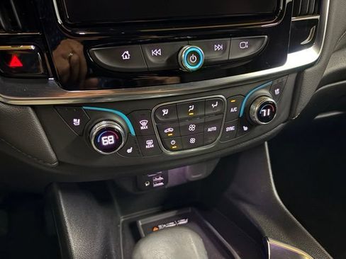 Used 2023 Chevrolet Traverse High Country AWD/4WD image 62