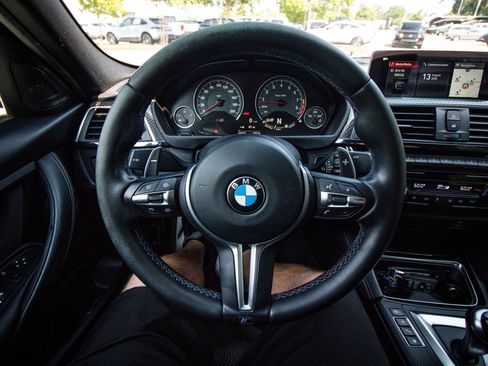 Used 2018 BMW M3 RWD image 19
