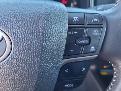 Used 2025 Toyota Camry SE FWD image 20