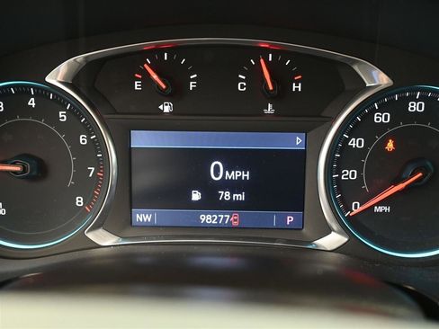 Used 2020 Chevrolet Traverse LT image 16