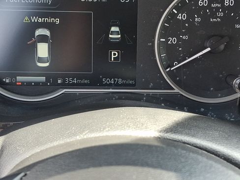 Used 2024 Nissan Versa SV FWD image 20