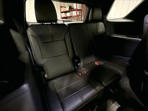 Used 2023 Chevrolet Traverse RS w/ LPO, Floor Liner Package AWD/4WD image 28