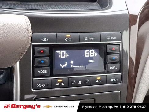 Used 2014 Nissan Quest SL image 19