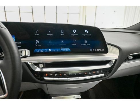 Used 2023 Cadillac Lyriq 2WD image 17