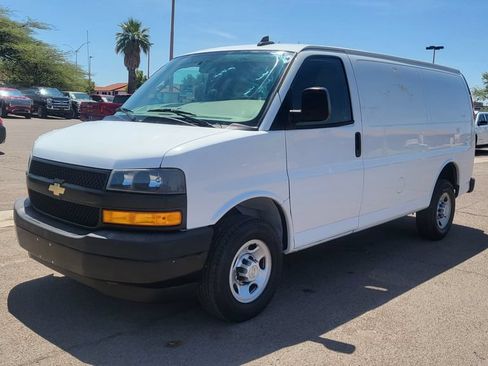 Used 2020 Chevrolet Express 2500 w/ Driver Convenience Package RWD image 4