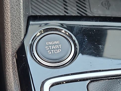 Certified 2023 Kia Sportage EX AWD/4WD image 17