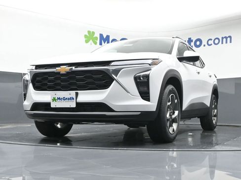 New 2026 Chevrolet Trax LT w/ Driver Confidence Package image 6