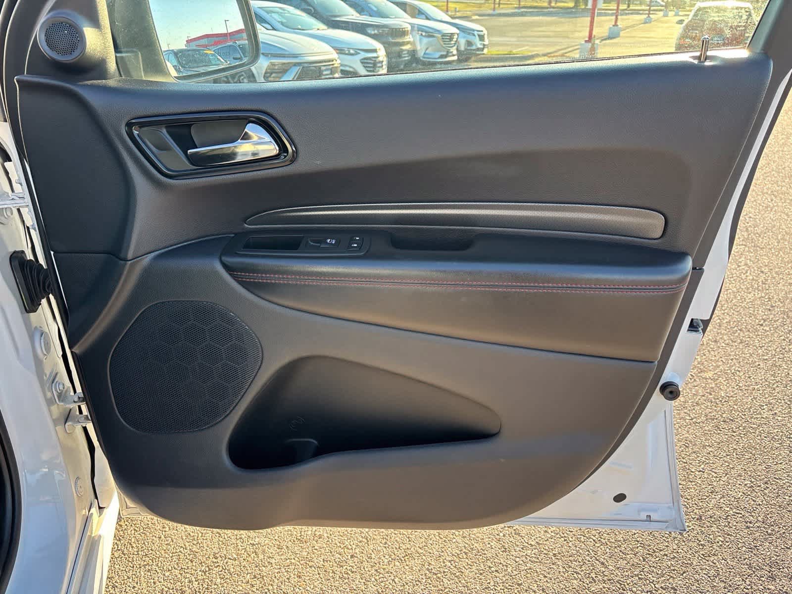 Used 2025 Dodge Durango GT RWD image 13