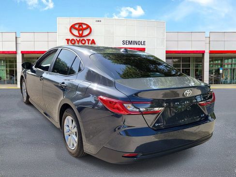 Used 2025 Toyota Camry LE FWD image 4