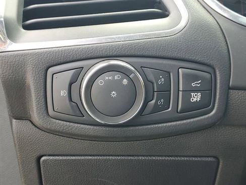 Used 2020 Ford Edge Titanium AWD/4WD image 18