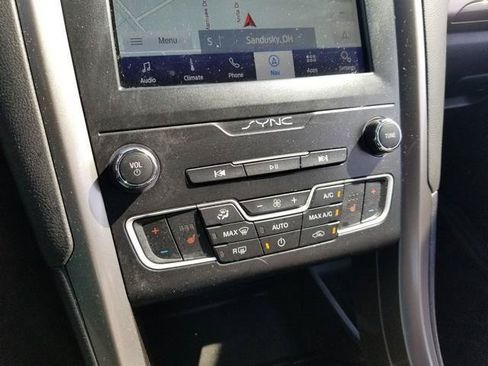 Used 2019 Ford Fusion SEL FWD image 21