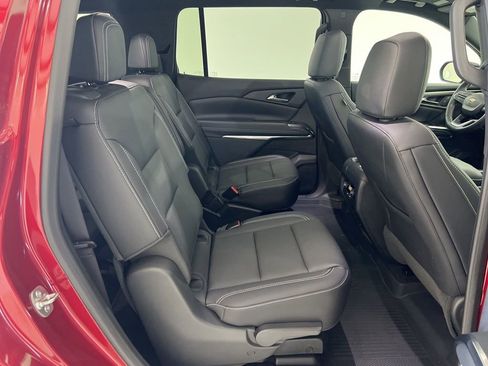 Used 2025 Chevrolet Traverse LT w/ Sun and Wheel Package image 25