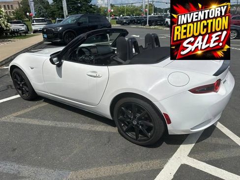 Used 2020 MAZDA MX-5 Miata Club RWD image 3