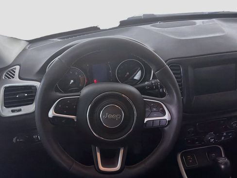 Used 2021 Jeep Compass Latitude FWD image 17