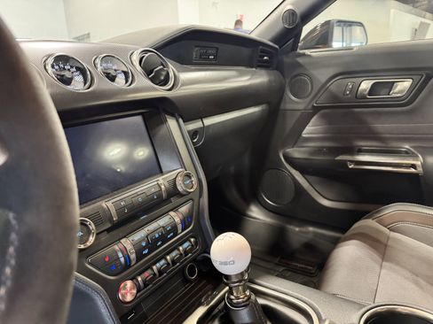 Used 2019 Ford Mustang Shelby GT350 w/ Technology Package RWD image 11