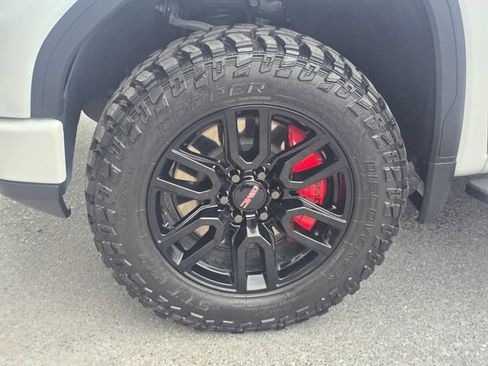 Used 2026 GMC Sierra 1500 AT4 w/ AT4 Premium Package AWD/4WD image 10