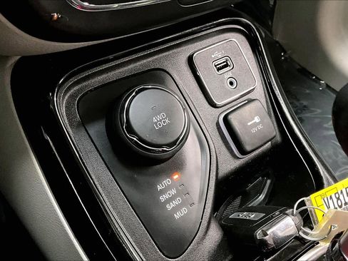 Used 2019 Jeep Compass Limited image 35