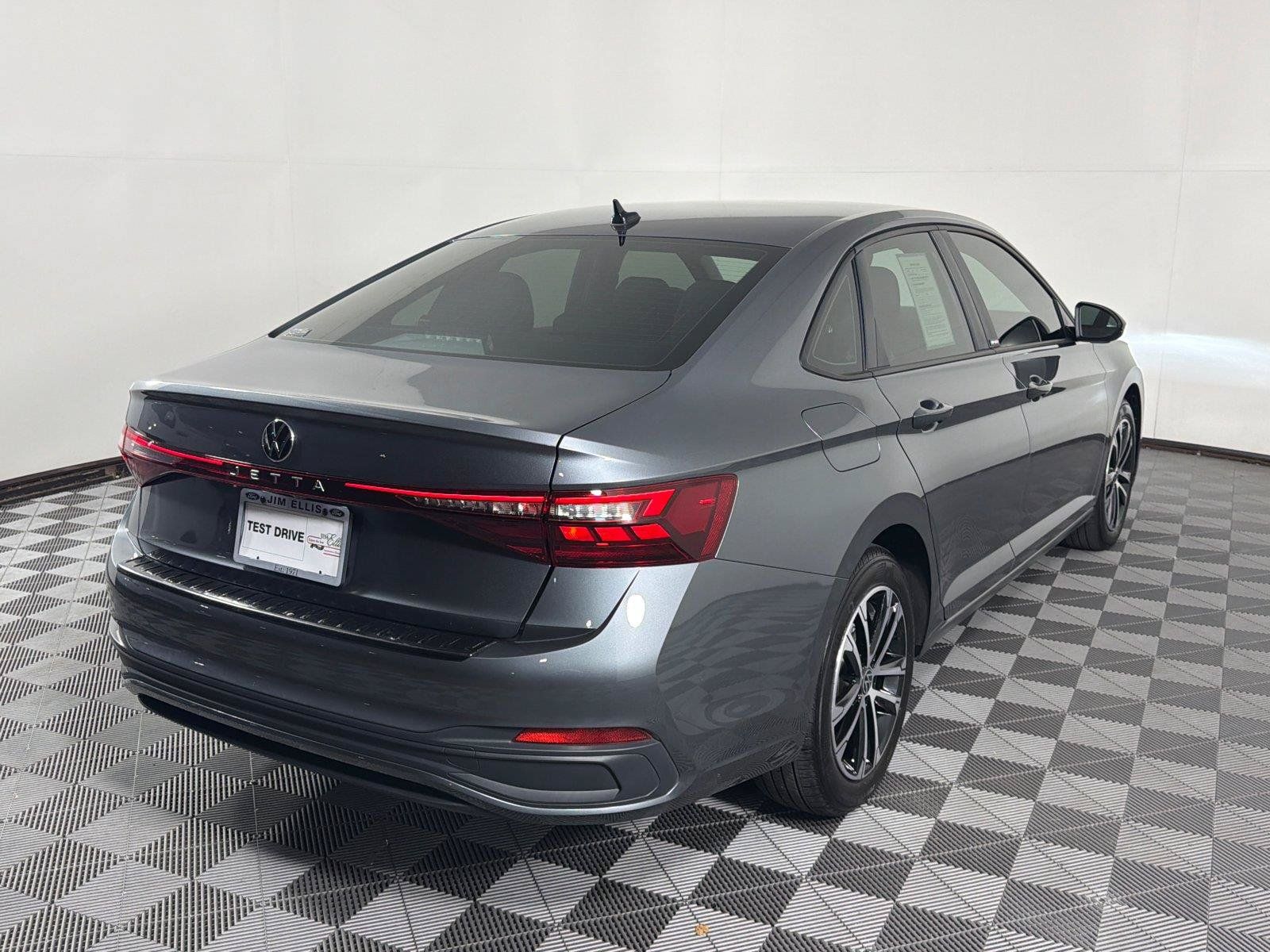 Used 2025 Volkswagen Jetta Sport FWD image 7