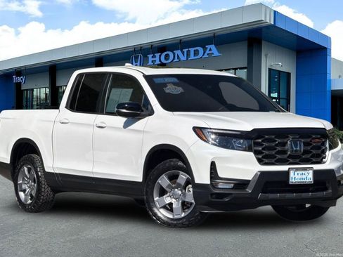 Certified 2025 Honda Ridgeline TrailSport image 1