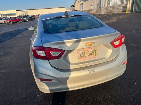 Used 2017 Chevrolet Cruze LS image 4